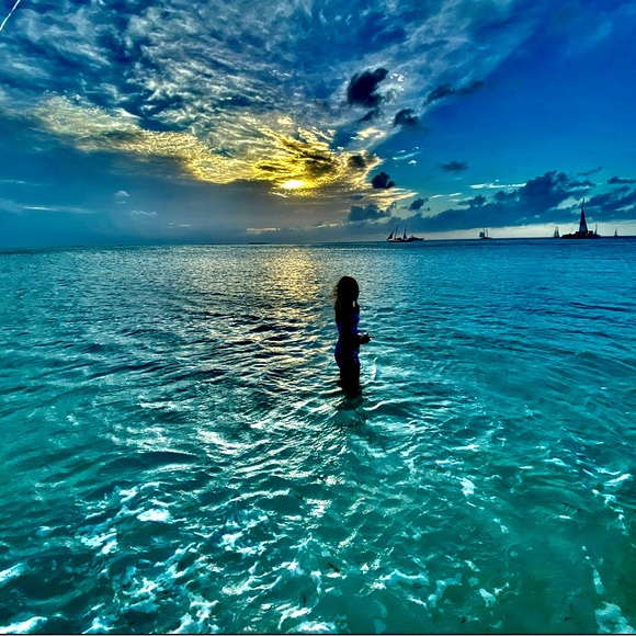 Meet your Posher, Jessica - Picture 6 of 13